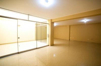 VENTA DE CASA DE 3 PISOS EN URB. LOS FICUS - PIMENTEL